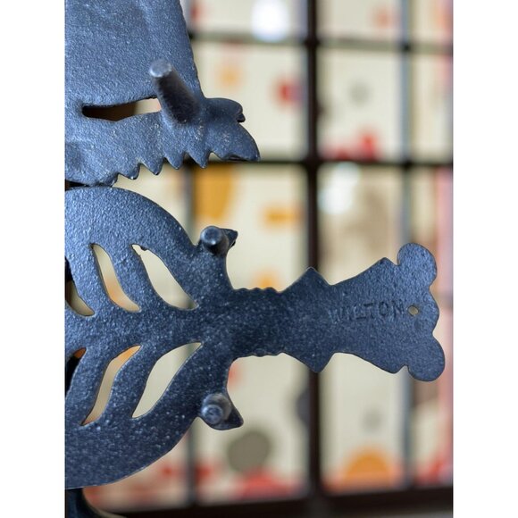 Vintage Wilton Cast Iron Trivets — Set of 2 Decorative Kitchen Hot Pads — Floral - Picture 4 of 4